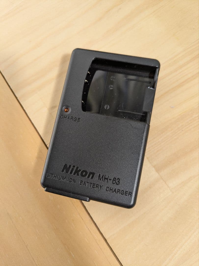 美品 Nikon COOLPIX S520 デジタルカメラ ピンクシルバー