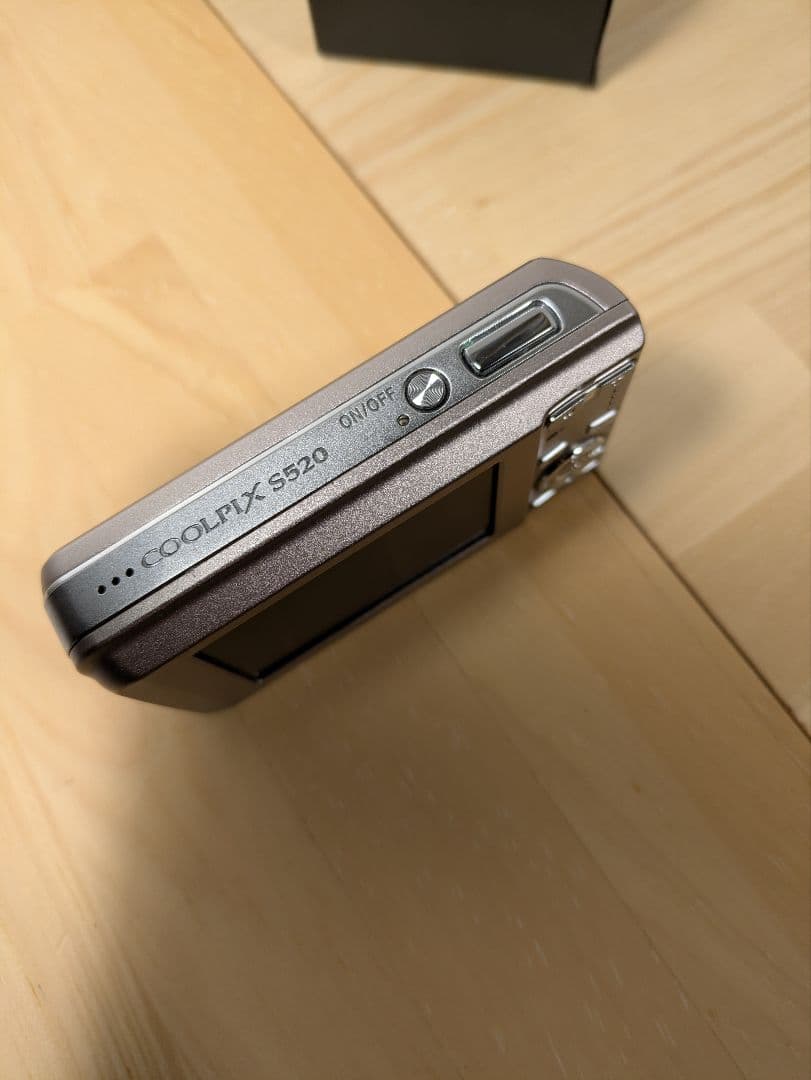 美品 Nikon COOLPIX S520 デジタルカメラ ピンクシルバー
