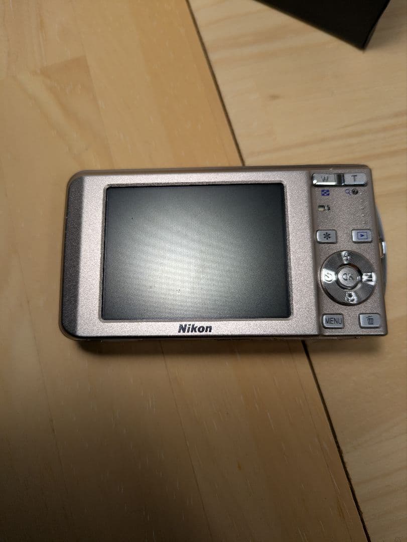 美品 Nikon COOLPIX S520 デジタルカメラ ピンクシルバー