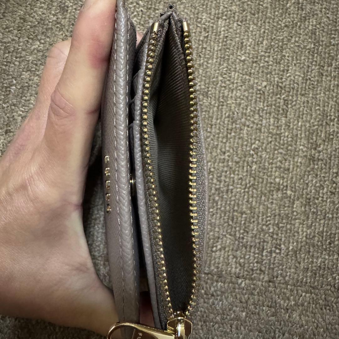 【美品】FURLA フルラ　二つ折り財布　ベージュ　週1回半年使用　即購入OK！