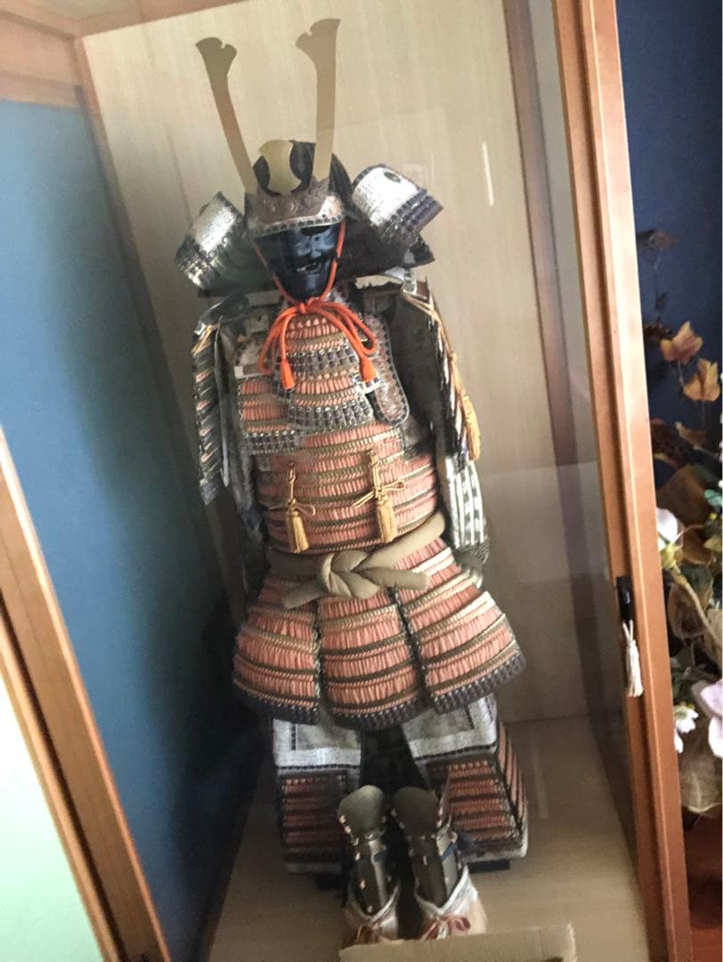 等身大甲冑一式　鎧、兜　血の跡のようなものあり