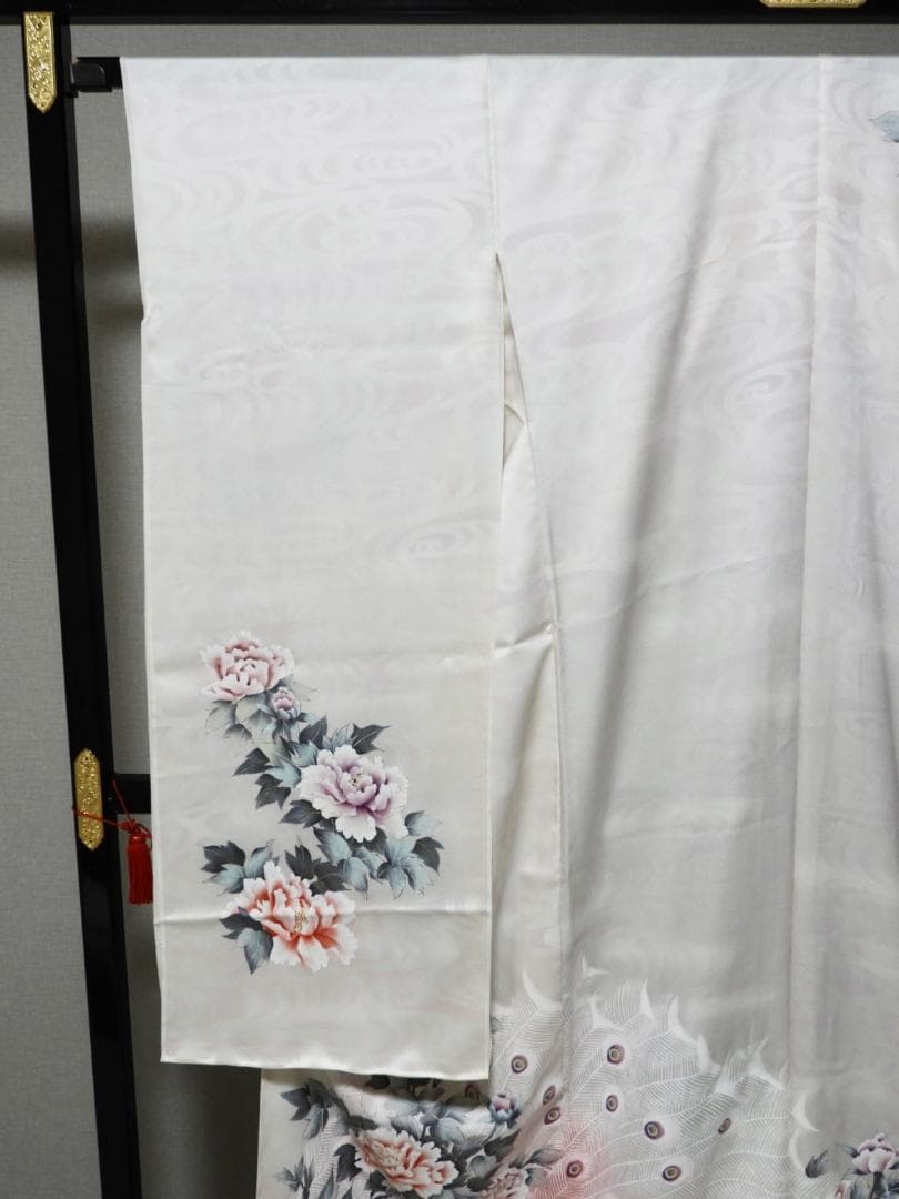 お値下げします！【仮縫い・未仕立て】振袖 正絹 白地 孔雀と牡丹柄 レトロモダン