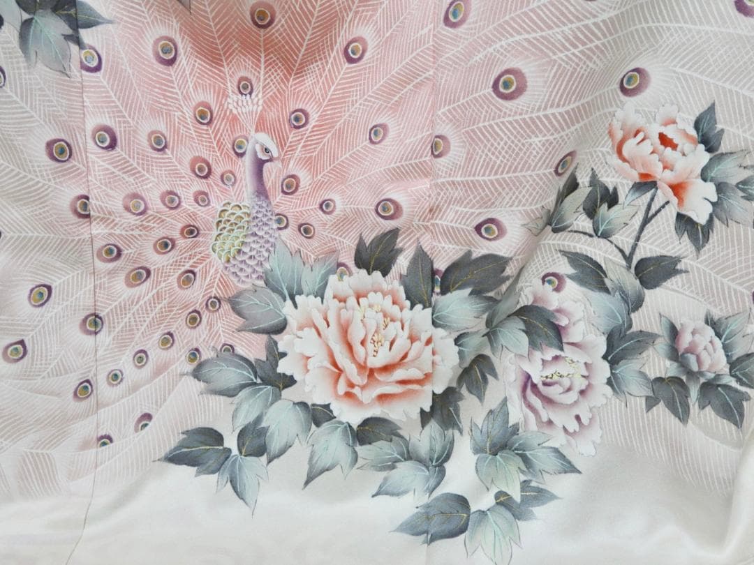 お値下げします！【仮縫い・未仕立て】振袖 正絹 白地 孔雀と牡丹柄 レトロモダン