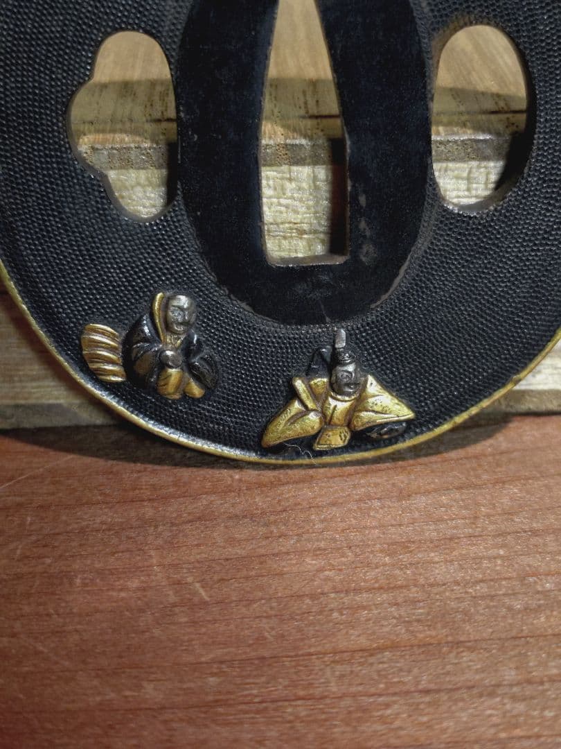 赤銅 魚子地 象嵌 人物 鍔 武者 僧侶 金工 武具 刀装具