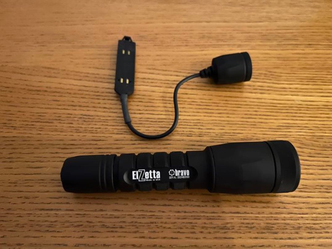 Elzetta Bravo-Sakura model-　フラッシュライト