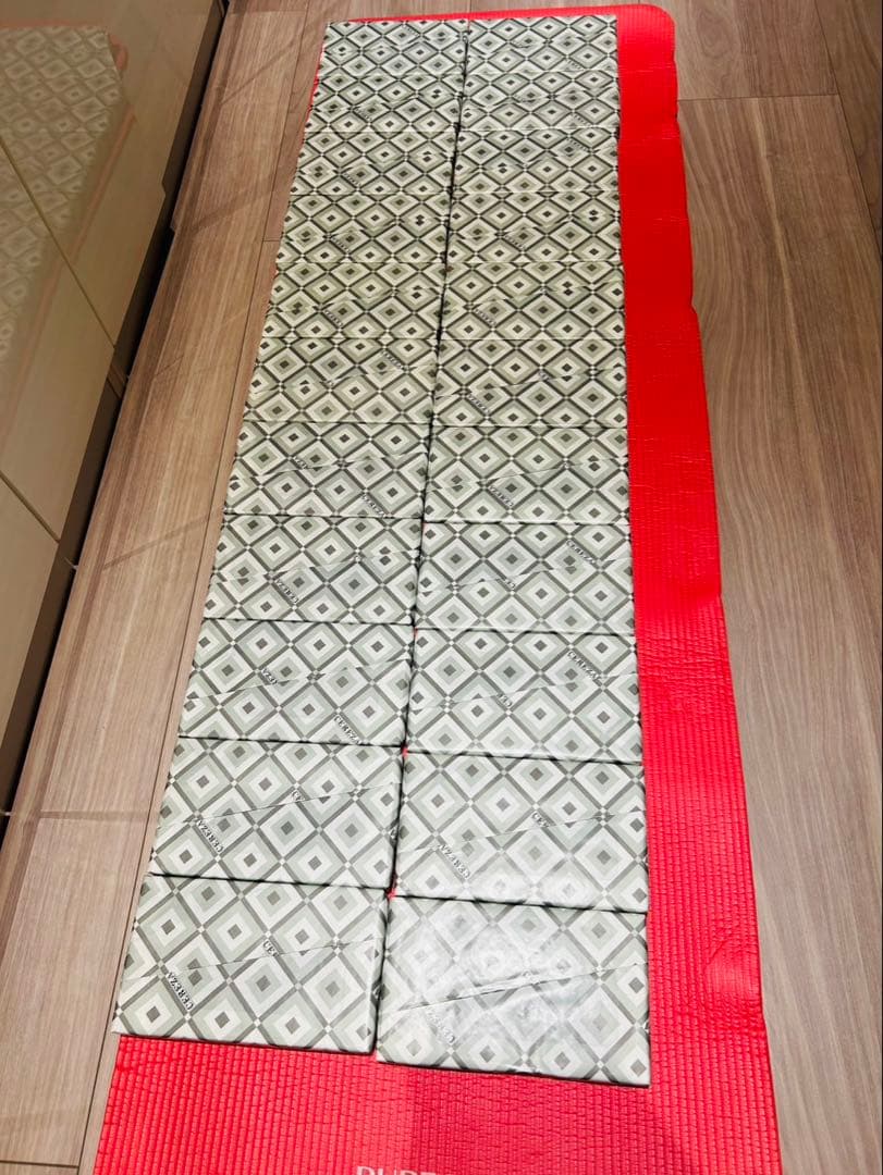 プチギフト　法事　返礼品　箱入りタオル１枚入り　包装済み21箱　見本用１枚