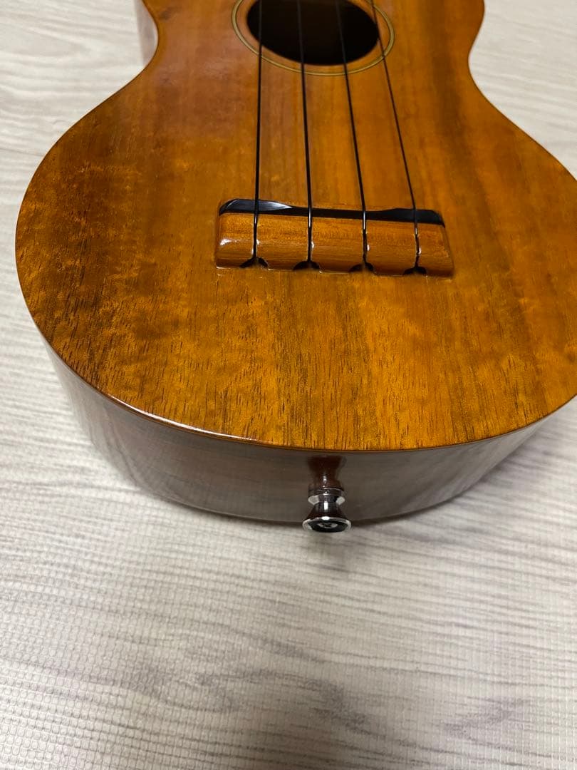 お洒落♦️ヤマハ　フェイマス　ウクレレ　ブラック弦　yf2 Famous 5G