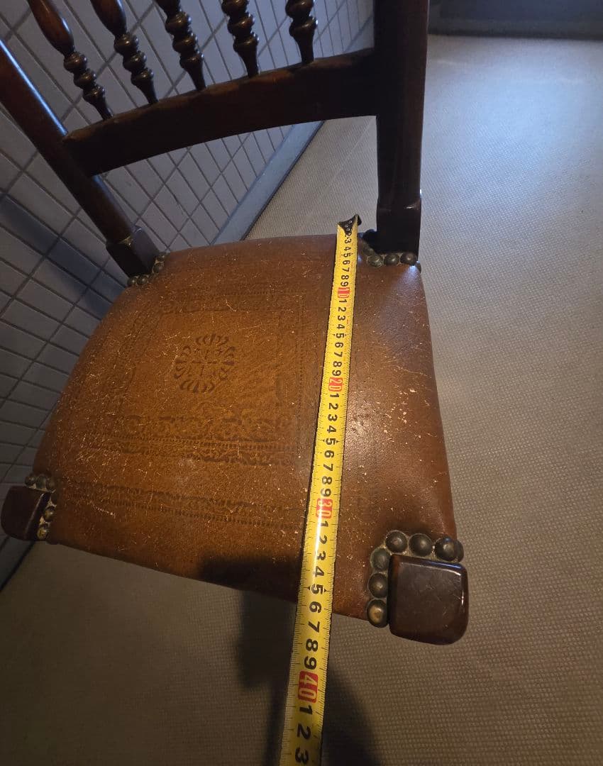 希少　セオドア アレクサンダー？ 木製スピンドルバック椅子 高さ約100cm