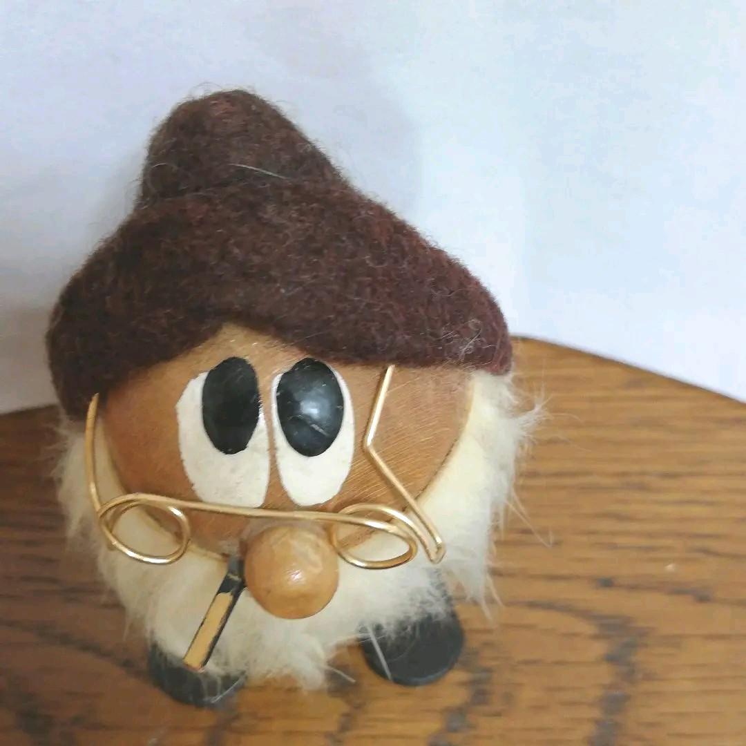 ヴィンテージ　木造りのお人形