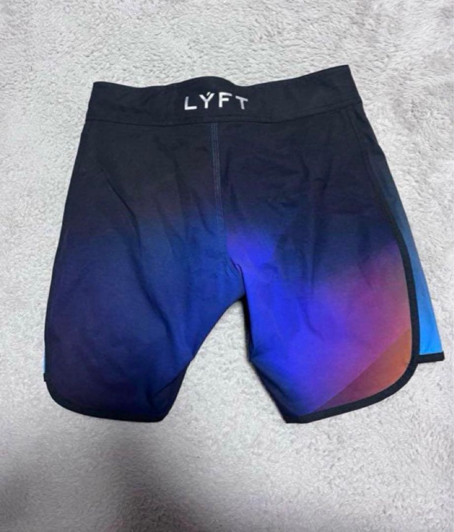 LYFT 水着 サーフパンツ　グラデーションデザイン　S