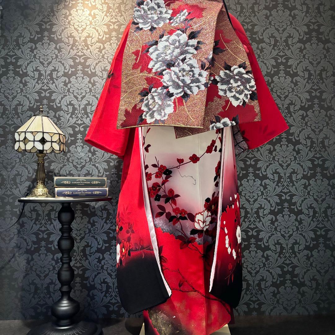 美品　染分け　花模様　金彩　牡丹　逸品　振袖　フルセット 振り袖