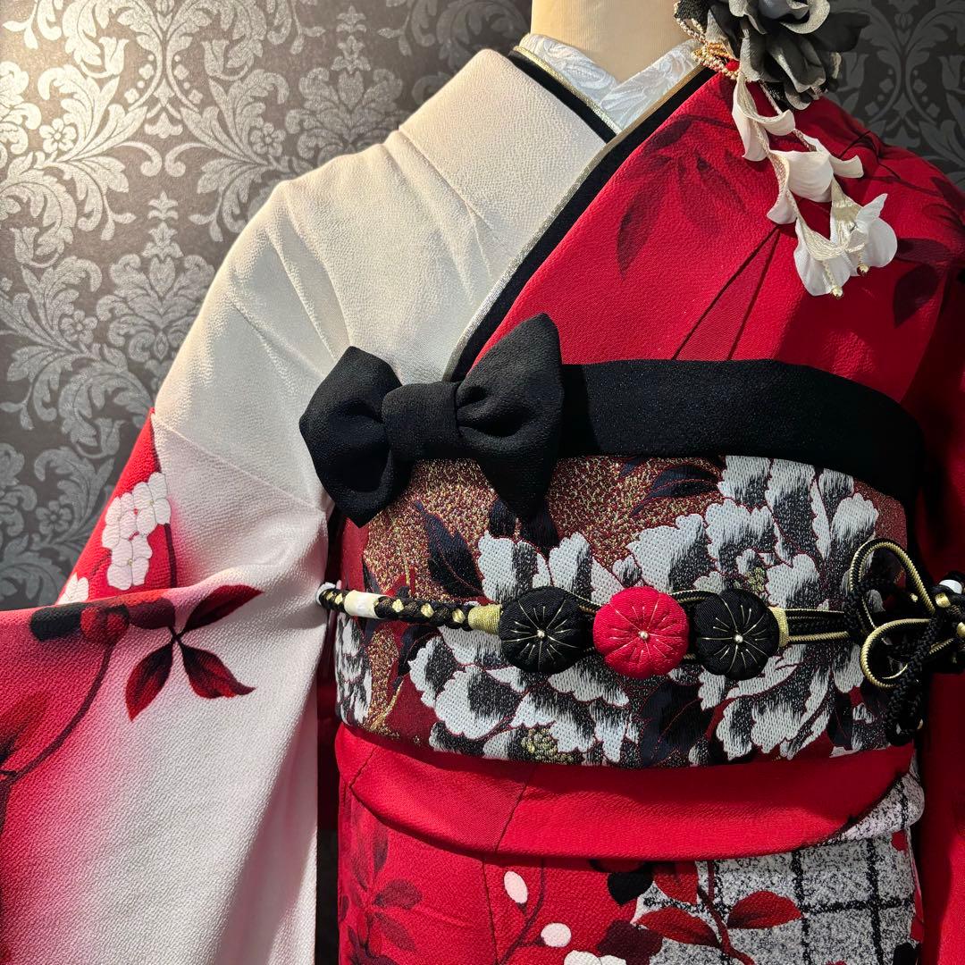 美品　染分け　花模様　金彩　牡丹　逸品　振袖　フルセット 振り袖