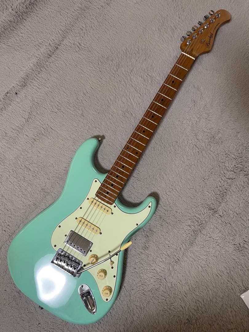 Bacchus BST-2-RSM/M ストラトキャスター　エレキギター