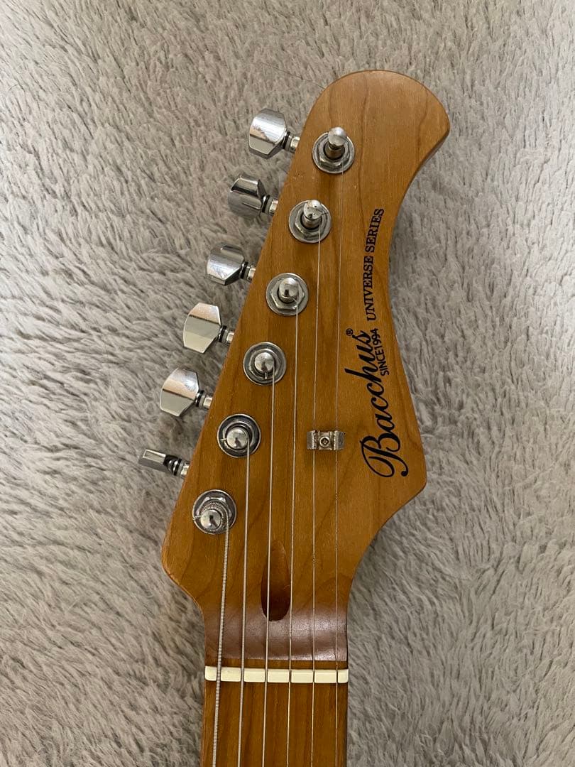 Bacchus BST-2-RSM/M ストラトキャスター　エレキギター