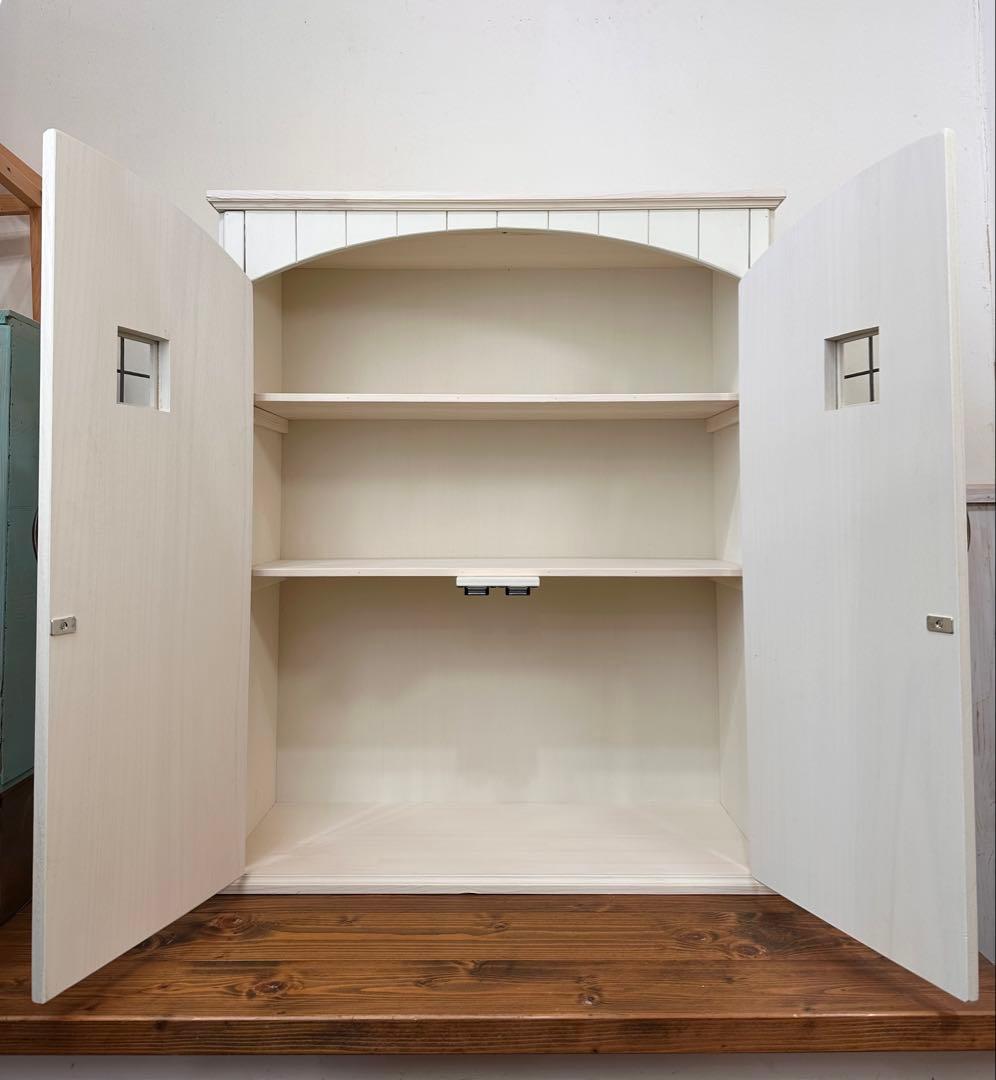 【1点のみ】展示品のため値引き ホワイト木製扉付きアーチのキャビネット