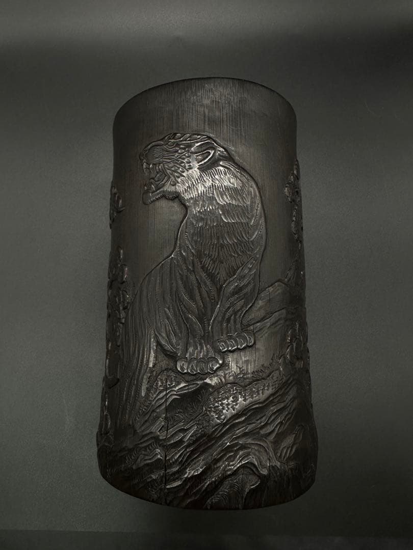 Myday公式アカウント01 竹彫　筆入　筆筒虎　清時代　竹　骨董　古美術