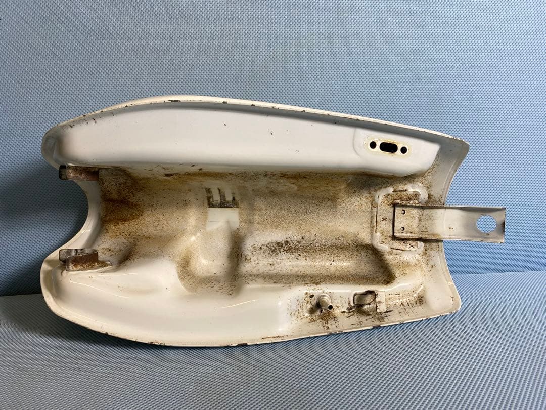 250TR 白　フューエルタンク　純正　キャブ