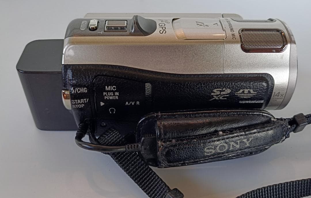 M*a様 SONY ビデオカメラ HDR-CX560 本体とACアダプター【完動