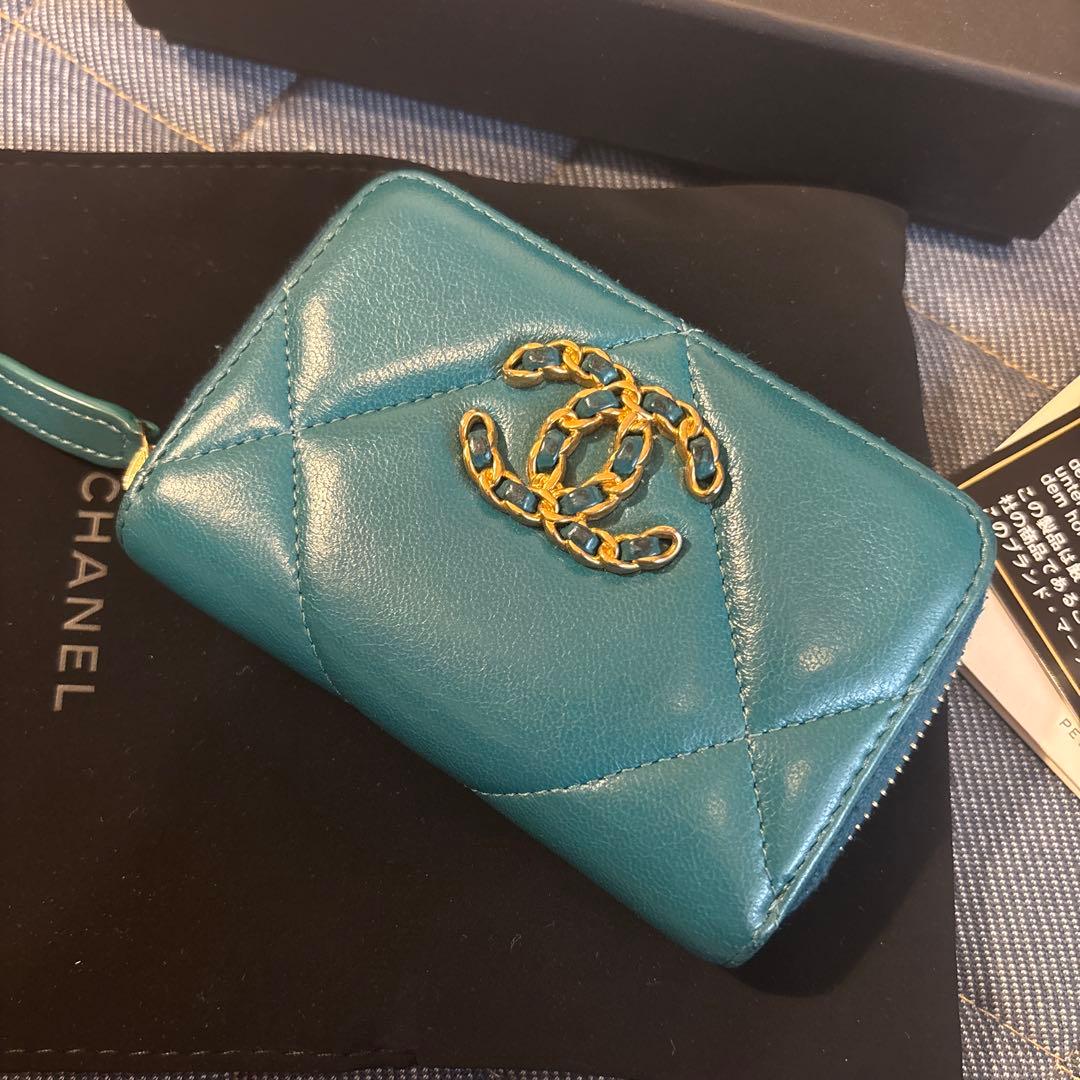 CHANEL ターコイズ ケース