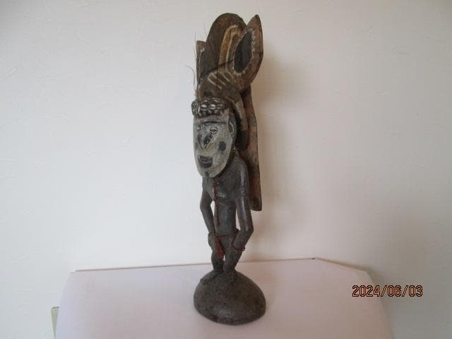 アンティーク木彫フィジー製1986年現地で購入した木彫の目と額に貝殻の植え込み