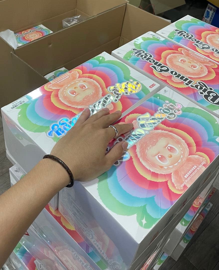 ポップマート Big into Energy ぬいぐるみ アソートボックス