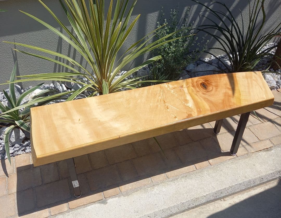 リビングローテーブル　無垢材　栃　レジン　ハンドメイド