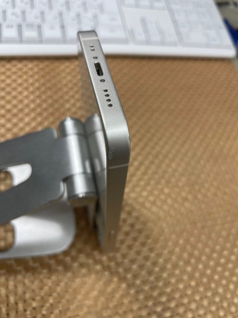 iPhone 13 mini 256 GB スターライトSIMフリー【8116】