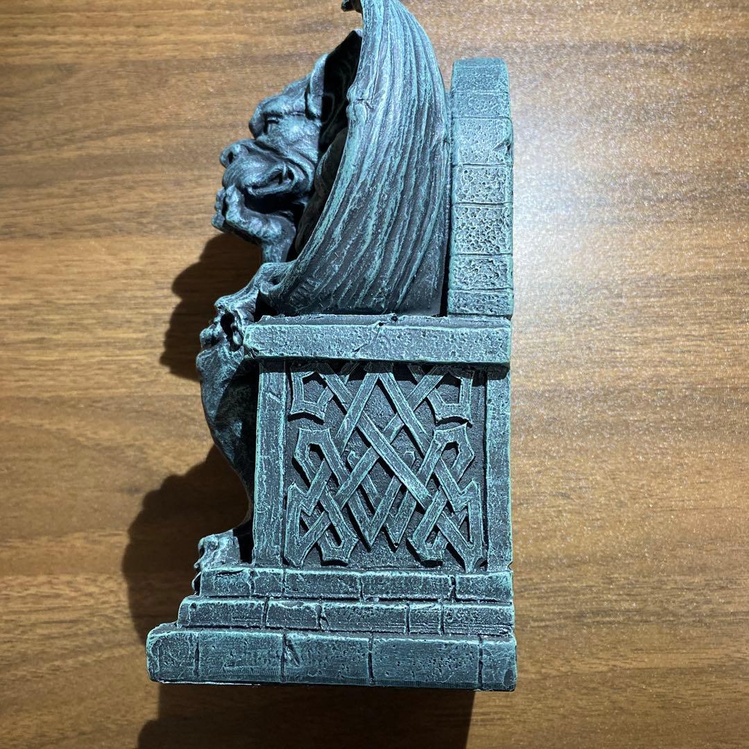 頬杖をついて考え中　中世教会　考えるガーゴイル像 像 ストーン風 彫像 彫刻