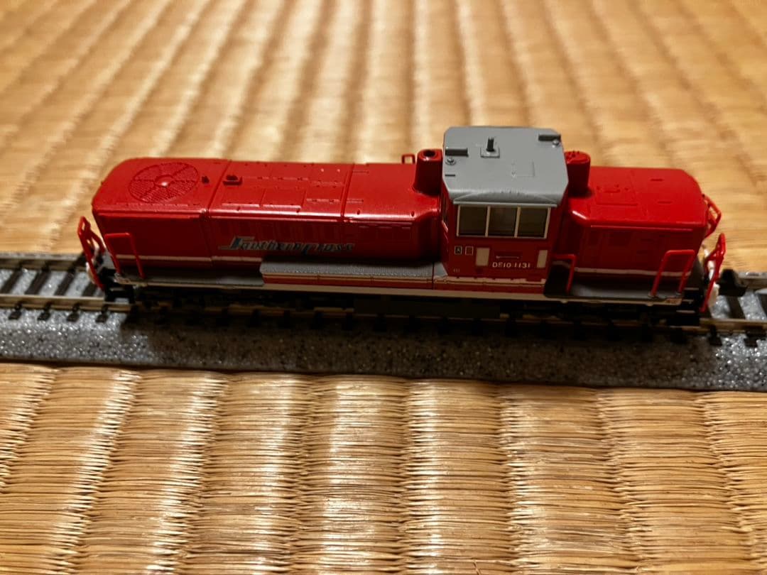 A8704 DE10-1131 パノラマライナー・サザンクロス牽引機 Nゲージ