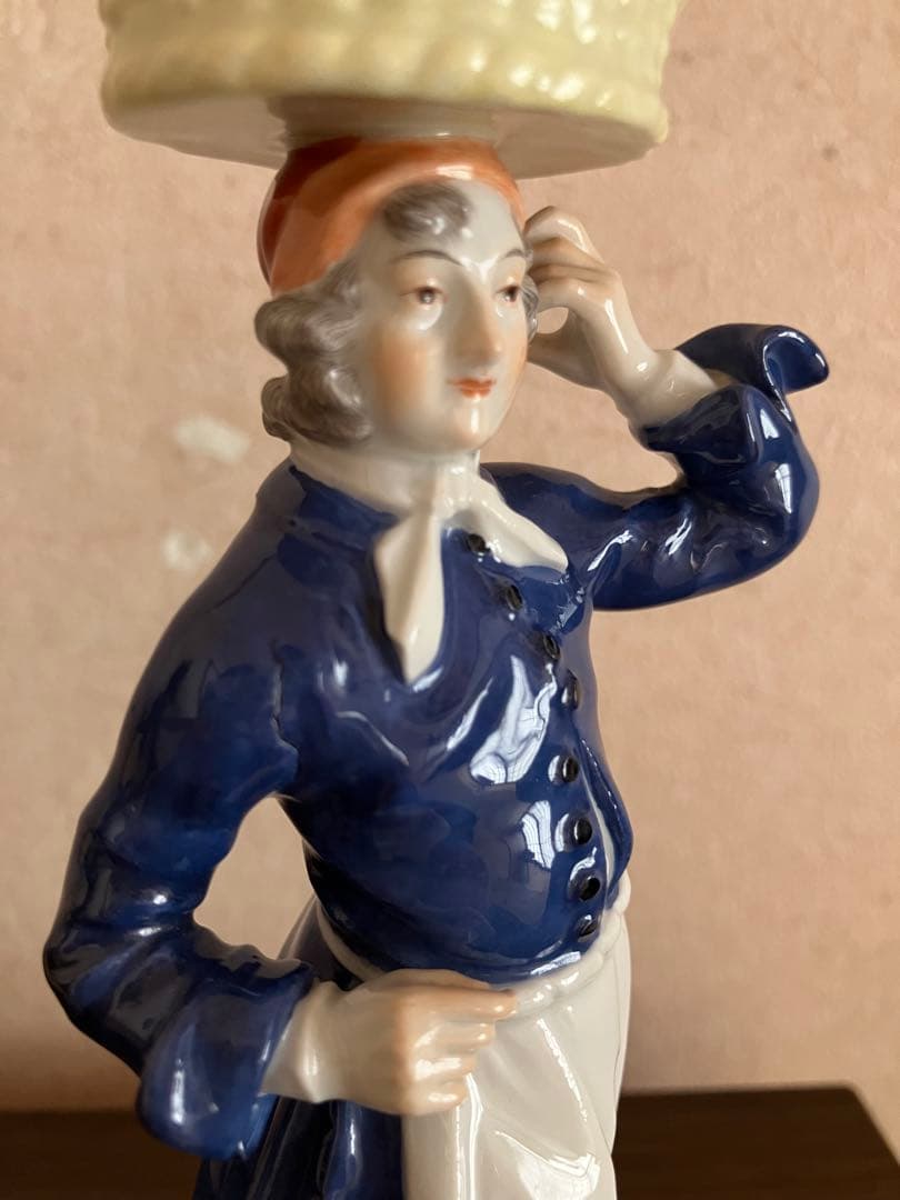 マイセン☆物売りシリーズ☆パン屋さんフィギュリン　人形