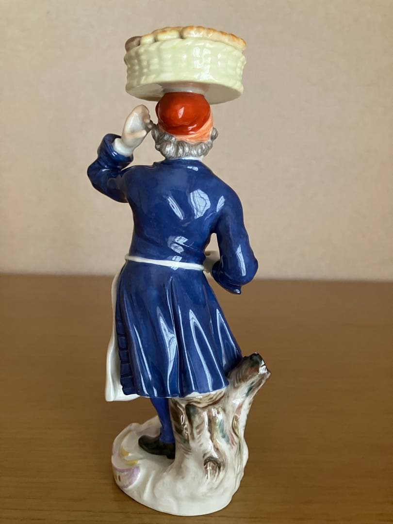 マイセン☆物売りシリーズ☆パン屋さんフィギュリン　人形