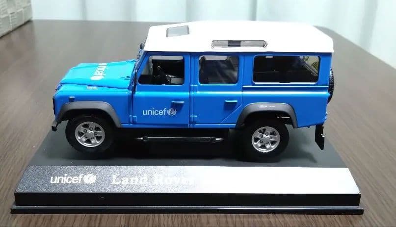 ディフェンダー110 ミニカー Land Rover Defender
