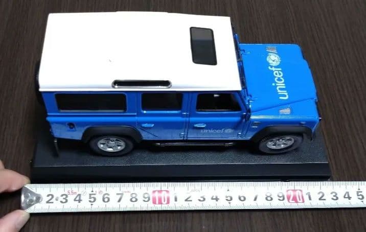 ディフェンダー110 ミニカー Land Rover Defender