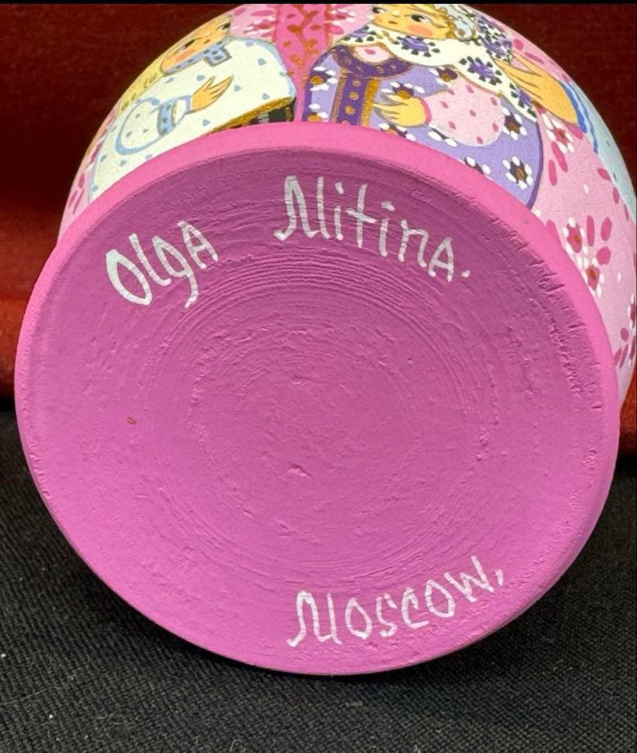 セール❗️アーティスト　オリガ　ミッチィナ作品。マトリョーシカ。やや小さなタイプ。