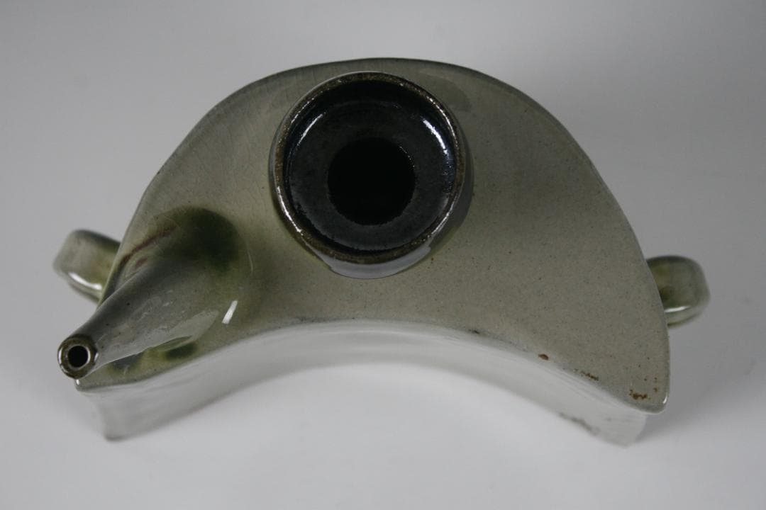 壺屋焼　金城敏幸　赤絵双魚文抱瓶（中）