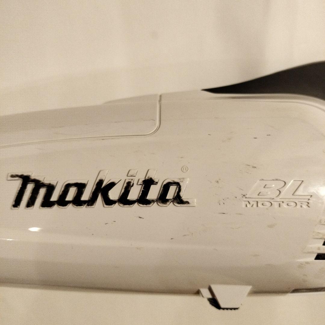 マキタ18V充電式クリーナー　CL282FD