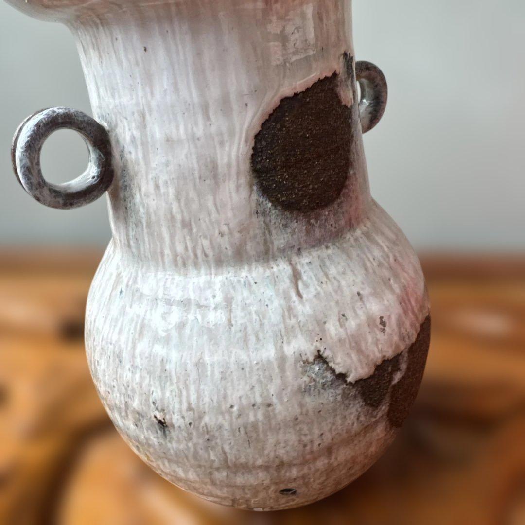 骨董　取っ手付き陶器花瓶 ホワイトとブラック