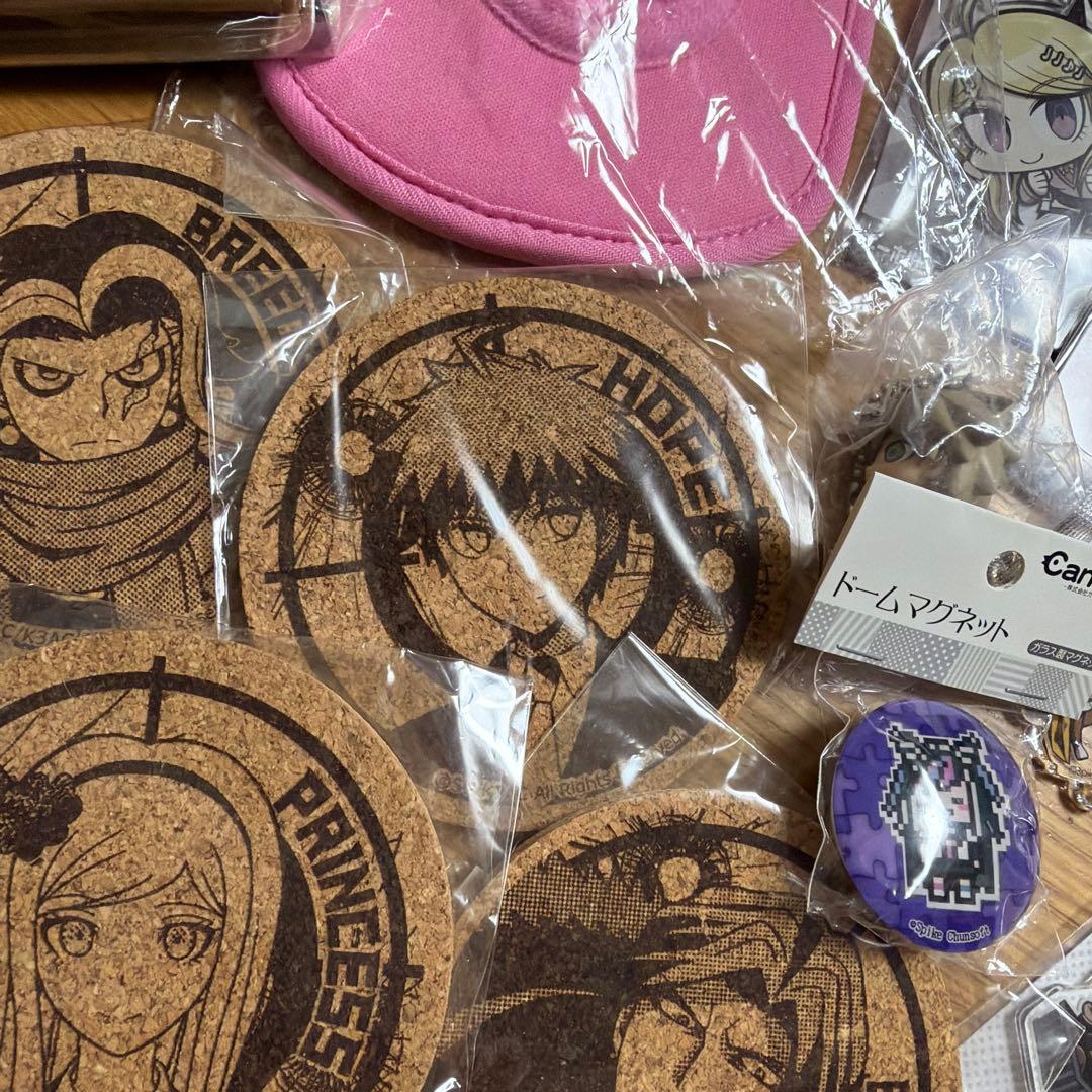 ダンガンロンパ　コースター　キーホルダー　缶バッジ　グッズセット　まとめ売り