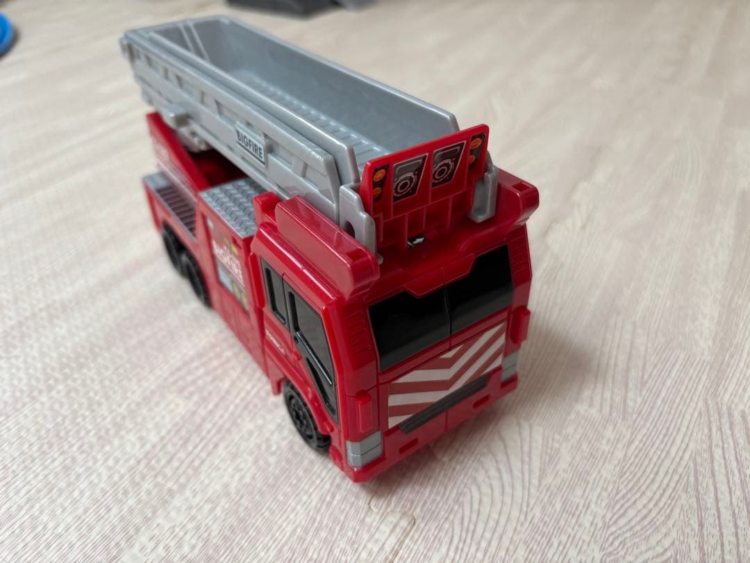 【お値打ち】トミカ ぐるぐるシュート!! DXトミカパーキング他　4点セット販売