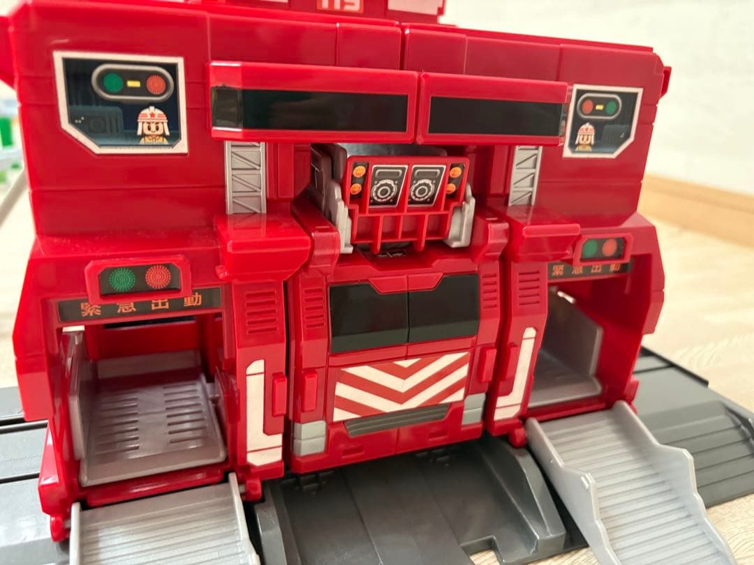 【お値打ち】トミカ ぐるぐるシュート!! DXトミカパーキング他　4点セット販売