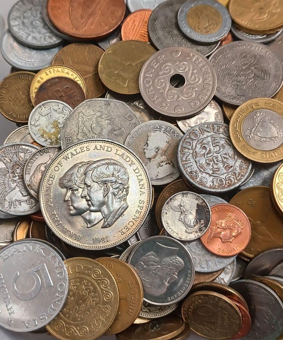 重さ1780g(約1.7kg)分の外国(海外)硬貨