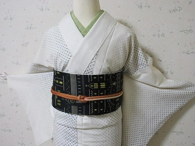 おしゃれ蚊絣：白い紬織着物：美品：13号：袷正絹：トールサイズ：P22