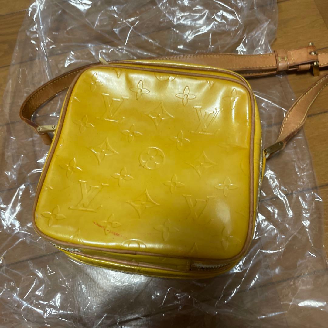ルイヴィトン　ヴェルニ　シリアルナンバー有り　イエロー　難あり