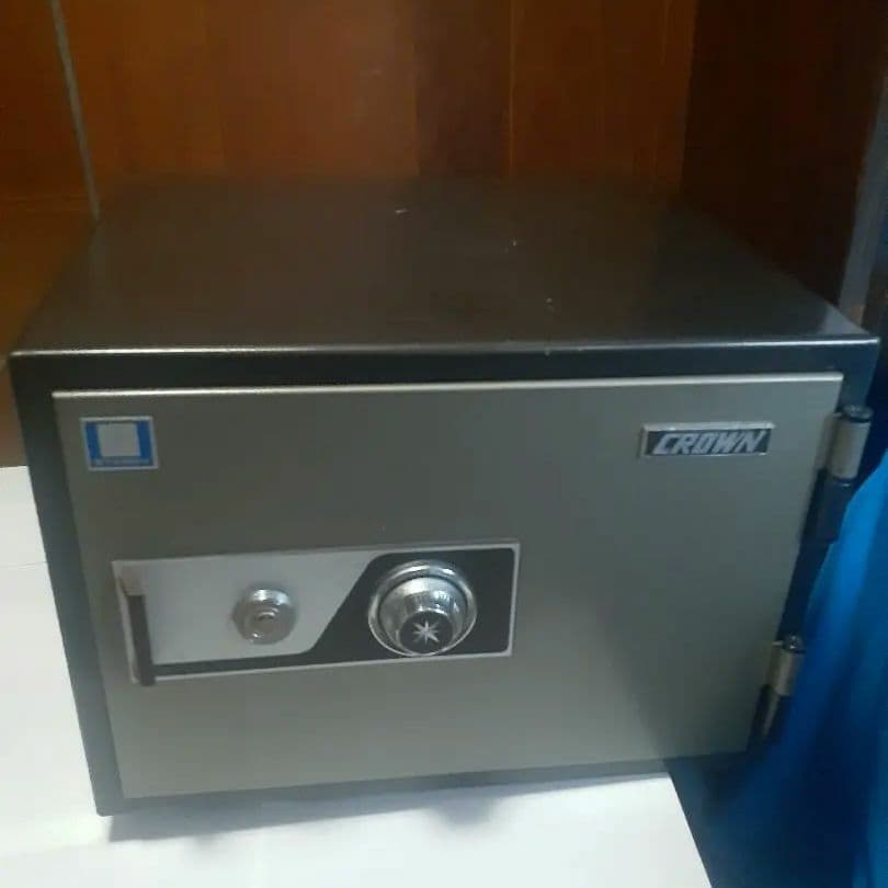 CROWN ダイヤル式金庫