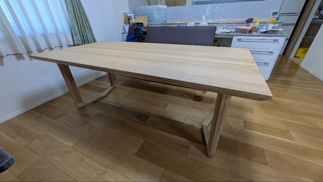 カリモク　ダイニングテーブル