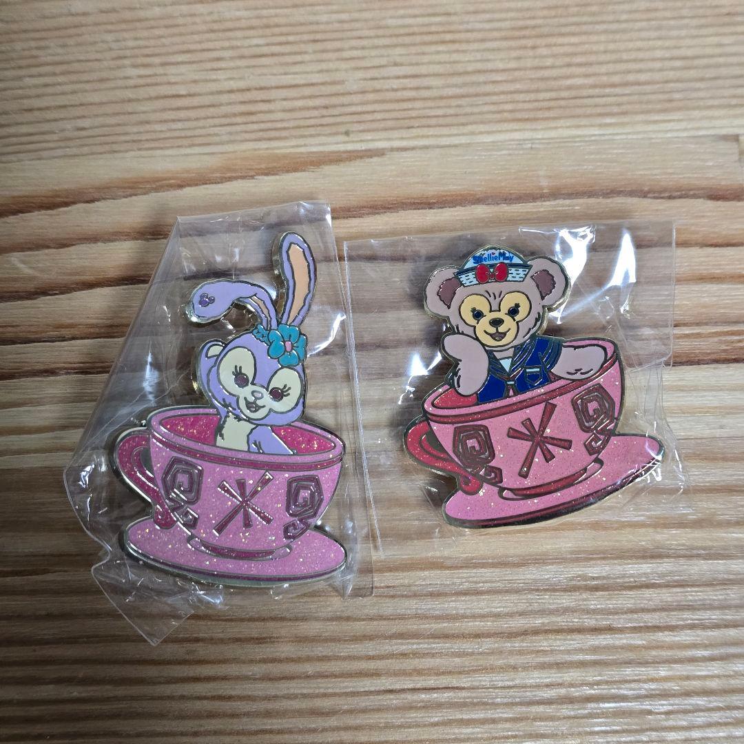 香港ディズニーランド　ピンバッジ　12個セット