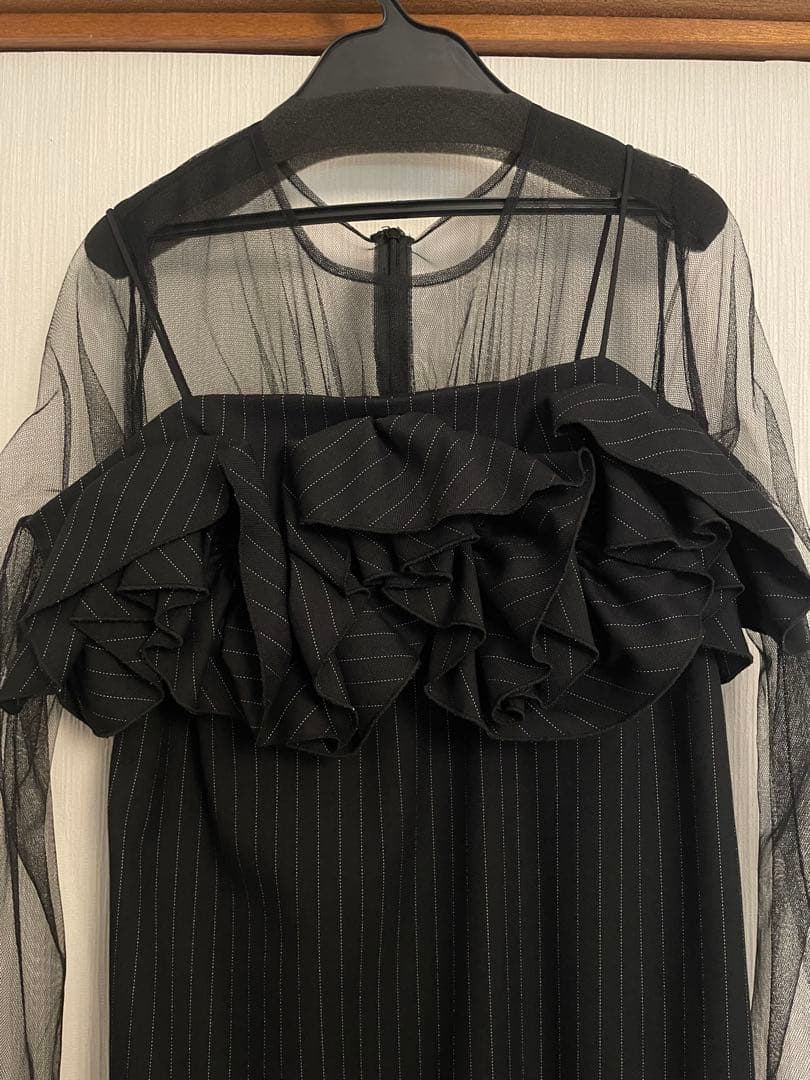 リルアー　Wavy frill bustier stripe dress