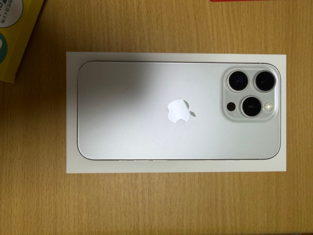 Apple iPhone 15 Pro シルバー 256GB 本体　付属品あり！