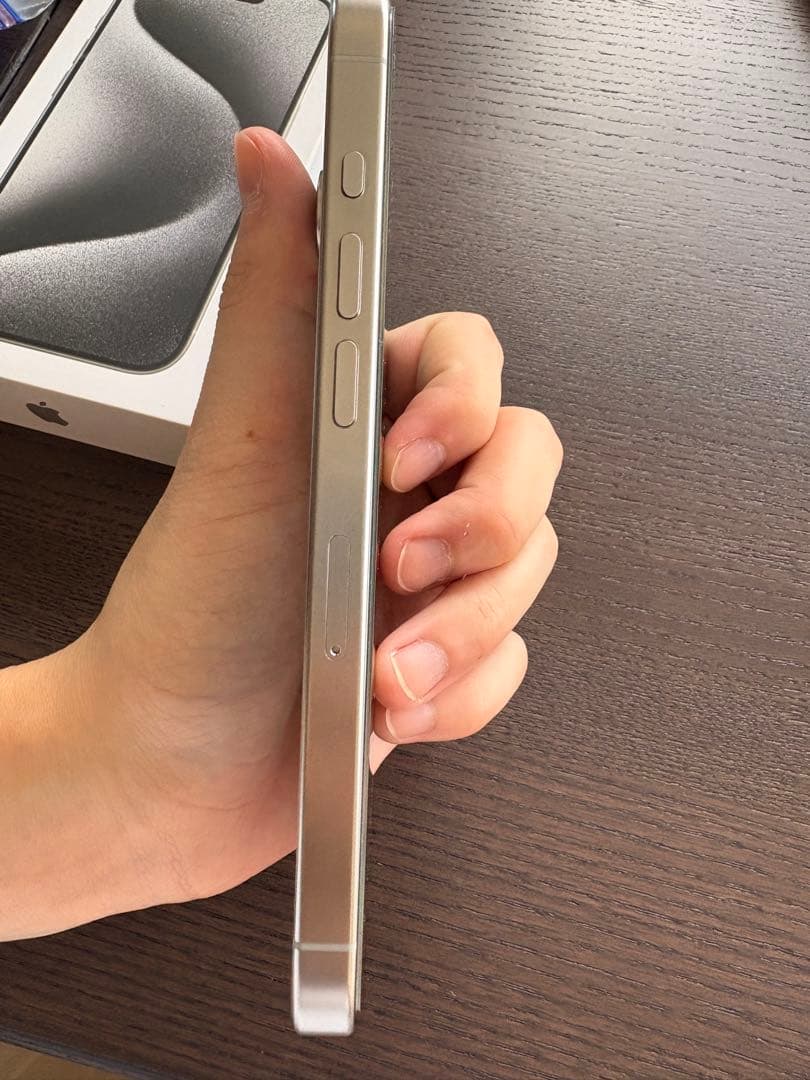 Apple iPhone 15 Pro シルバー 256GB 本体　付属品あり！