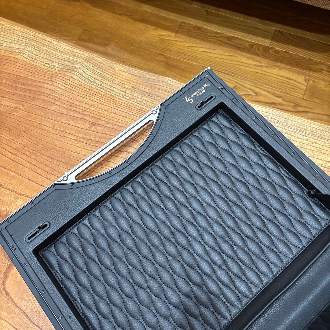 軽くて丈夫な黒のマグネシウムのアタッシュケース